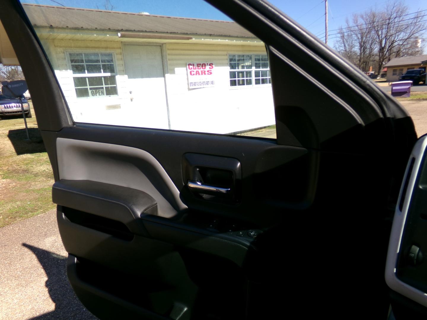 2014 White /Gray GMC Sierra 1500 Base 2WD (1GTN1TEH9EZ) with an 4.3L V6 OHV 12V engine, 6-Speed Automatic transmission, located at 401 First NE, Bearden, AR, 71720, (870) 687-3414, 33.726528, -92.611519 - Photo#7